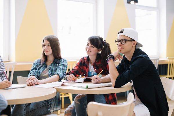 Codul drepturilor şi obligaţiilor studentului, în consultare publică